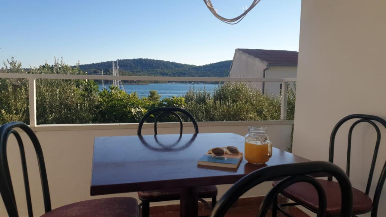 Guesthouse Mila Tisno Buitenkant foto