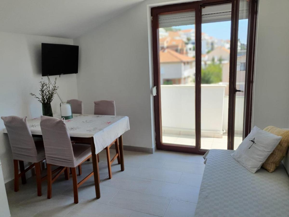 Guesthouse Mila Tisno Buitenkant foto