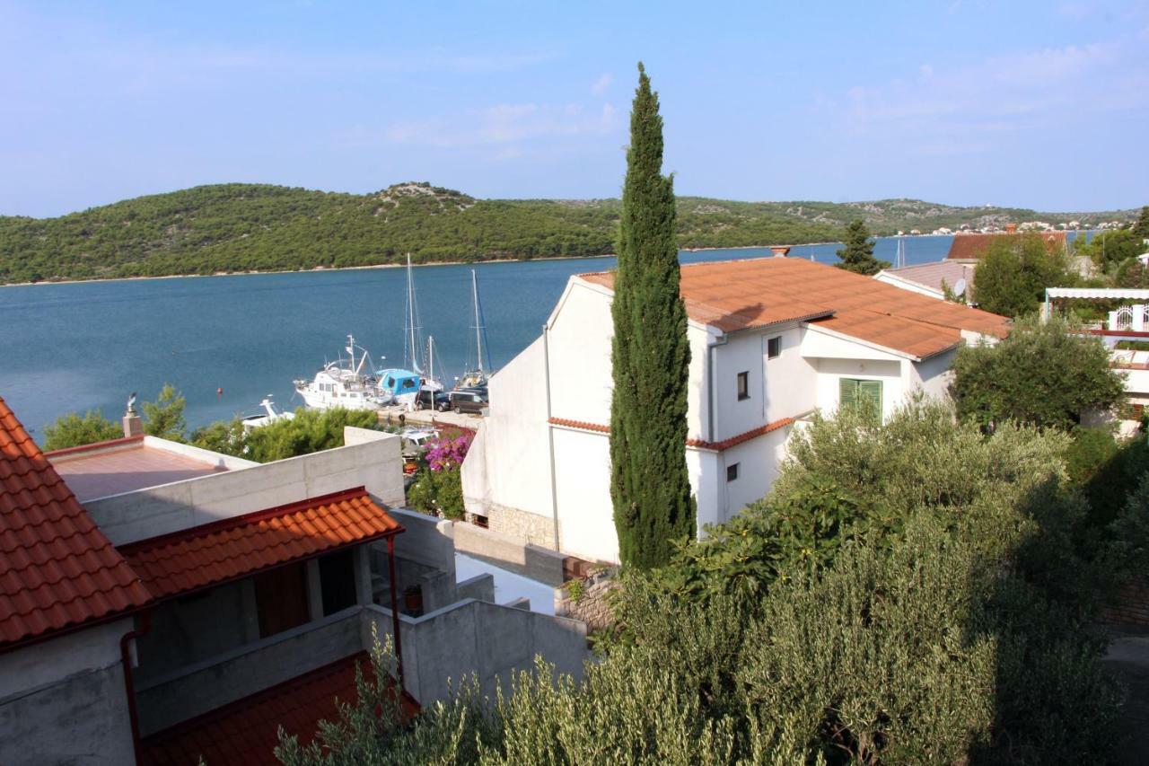 Guesthouse Mila Tisno Buitenkant foto