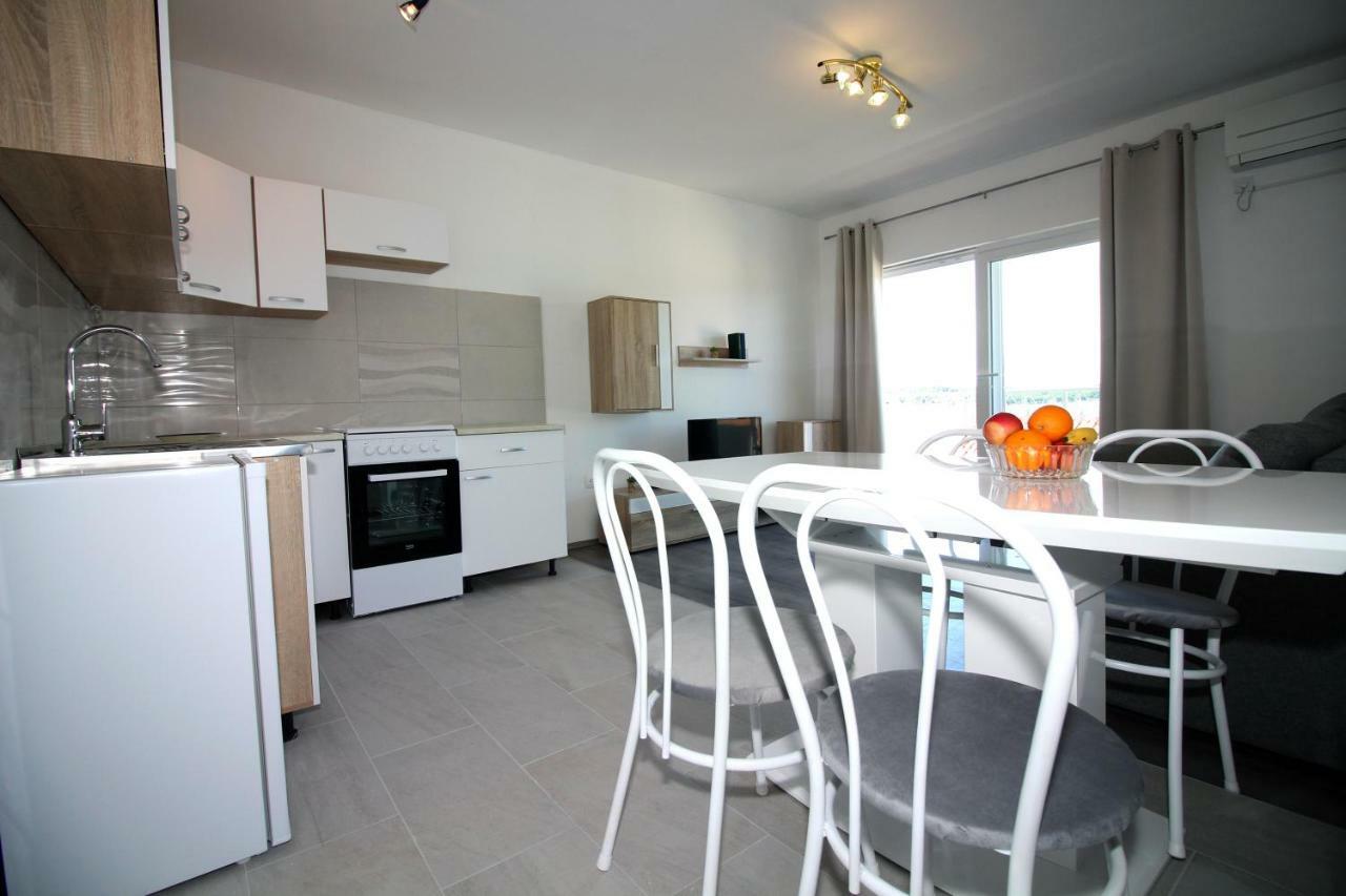 Guesthouse Mila Tisno Buitenkant foto