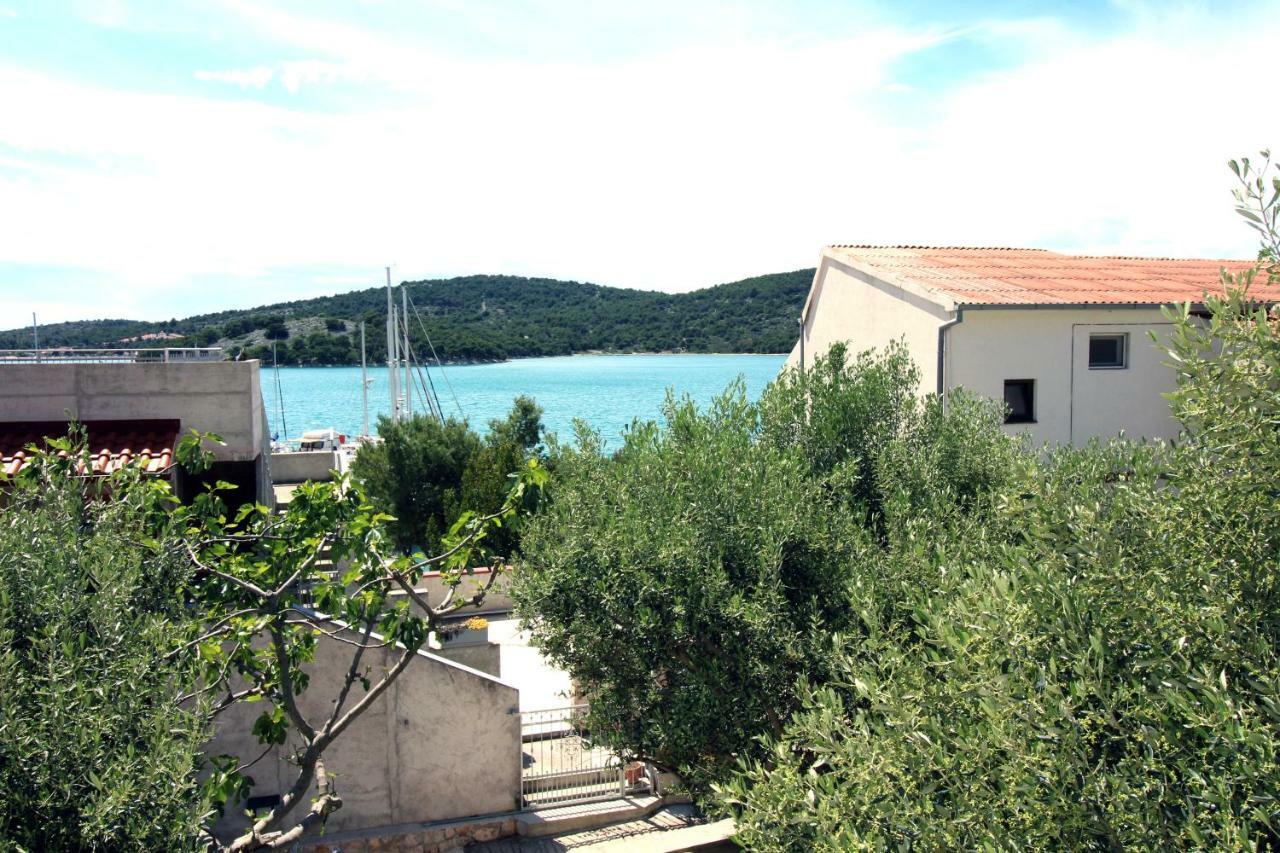 Guesthouse Mila Tisno Buitenkant foto